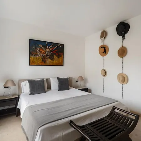Holiday home Elegant 5-bedroom Apartment- 1 Min Walk To The In Bahia De Marbella