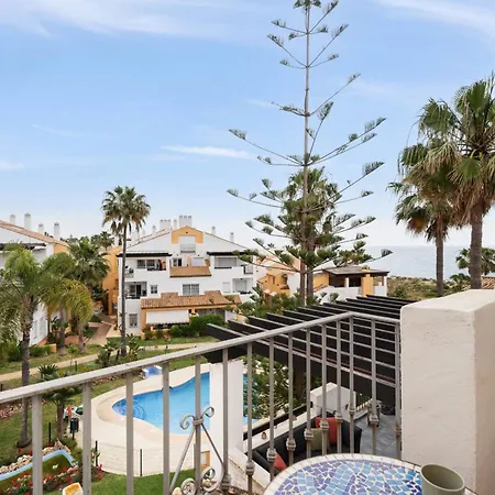 Elegant 5-bedroom Apartment- 1 Min Walk To The In Bahia De Holiday home *