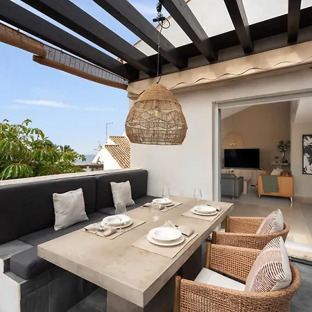 Holiday home Elegant 5-bedroom Apartment- 1 Min Walk To The In Bahia De Marbella