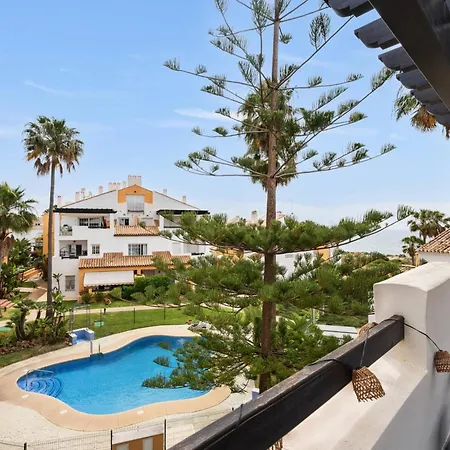 Elegant 5-bedroom Apartment- 1 Min Walk To The In Bahia De Holiday home *